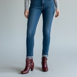 BORN Burgundy Leather Ankle Boots – Buckle Detail –Size 7.5